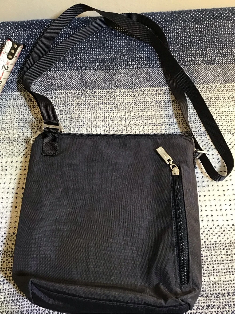 Baggallini Black Compact Crossbody Messenger Bag